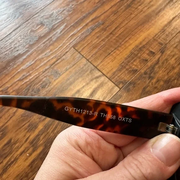 Tahari Large Cat Eye Sunglasses- TH558 - Picture 3 of 5